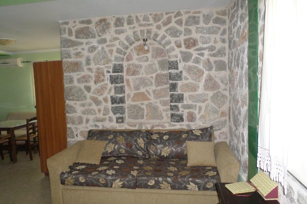 To Asteri Apartment Avgonima Стая снимка