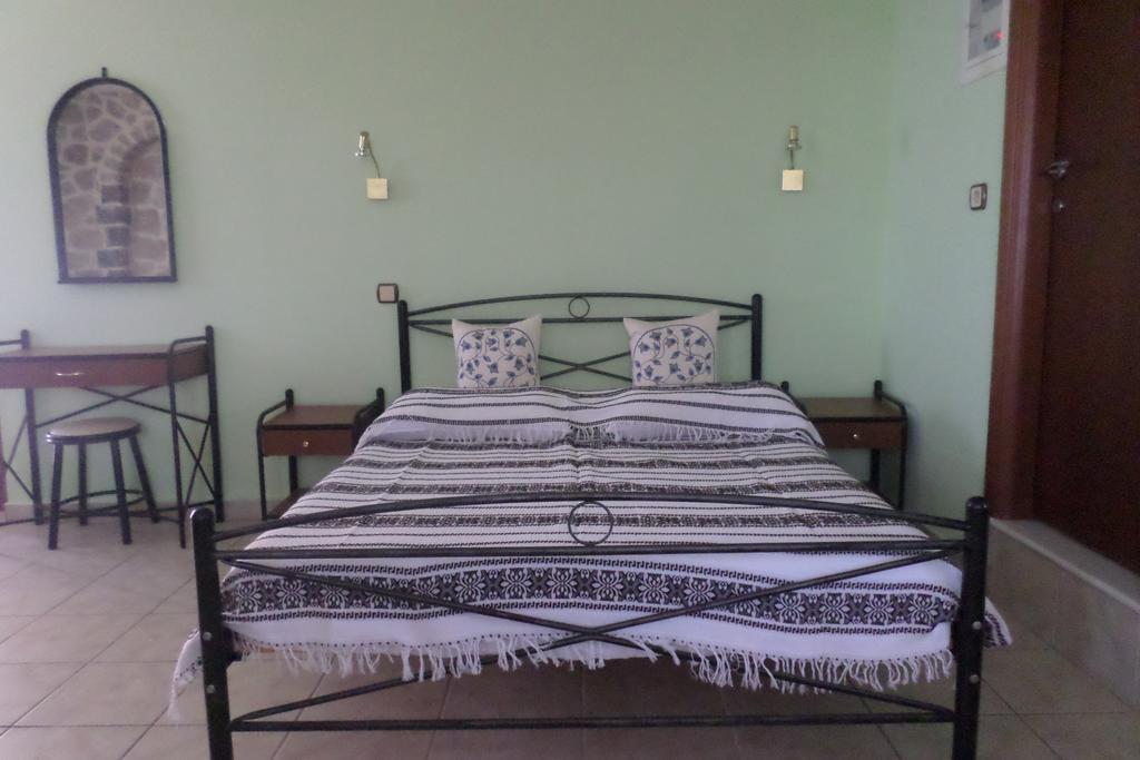 To Asteri Apartment Avgonima Стая снимка