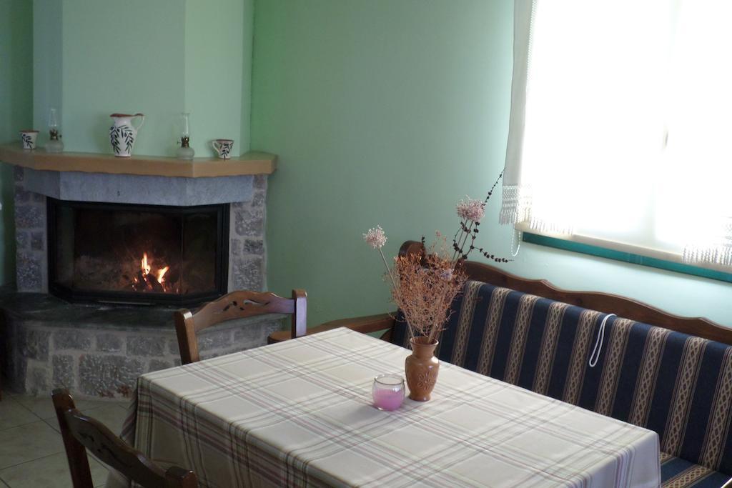 To Asteri Apartment Avgonima Стая снимка